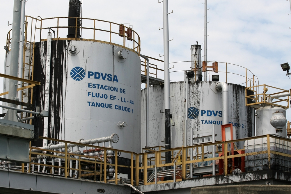 sinkende-ölpreise,-feste-aktien:-venezuela-rückt-ins-zentrum