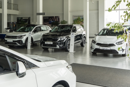 VW verteidigt die Spitze, Tesla kommt mit Wucht zurück